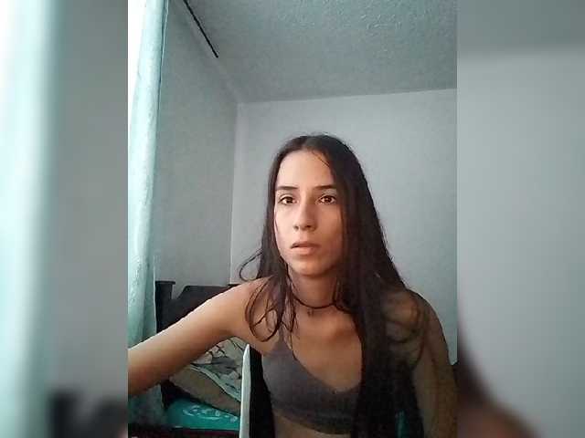 Dannali22 live cam on BongaCams