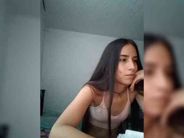 Dannali22 webcam