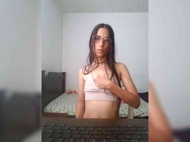 Dannali22 webcam