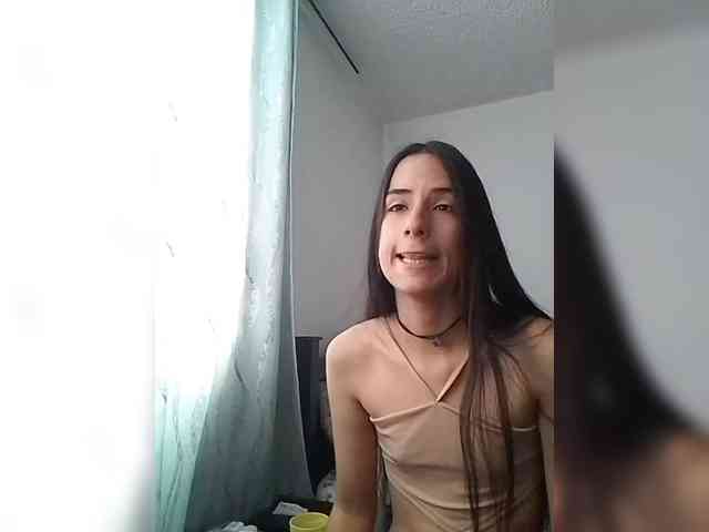 Dannali22 webcam
