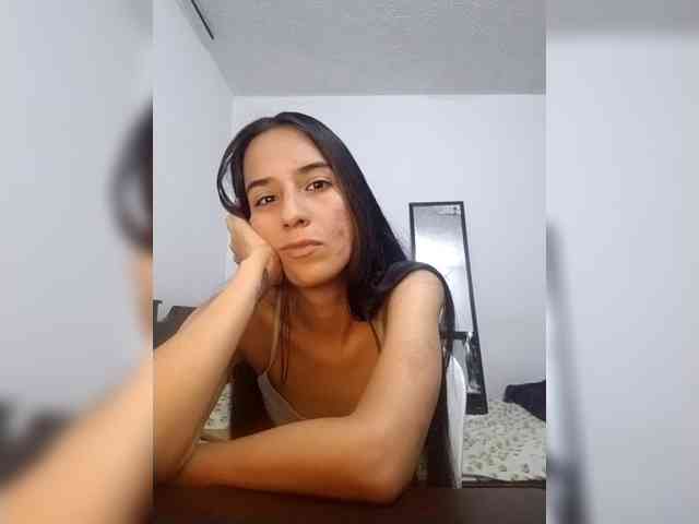 Dannali22 webcam