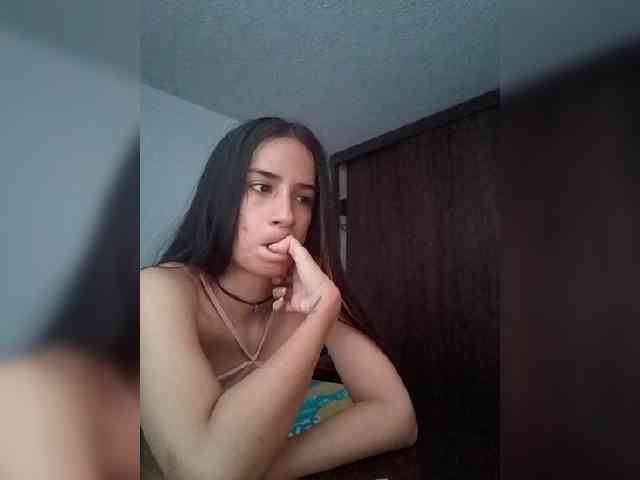 Dannali22 webcam