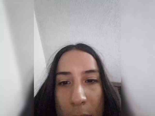 Dannali22 webcam