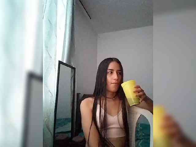 Dannali22 webcam
