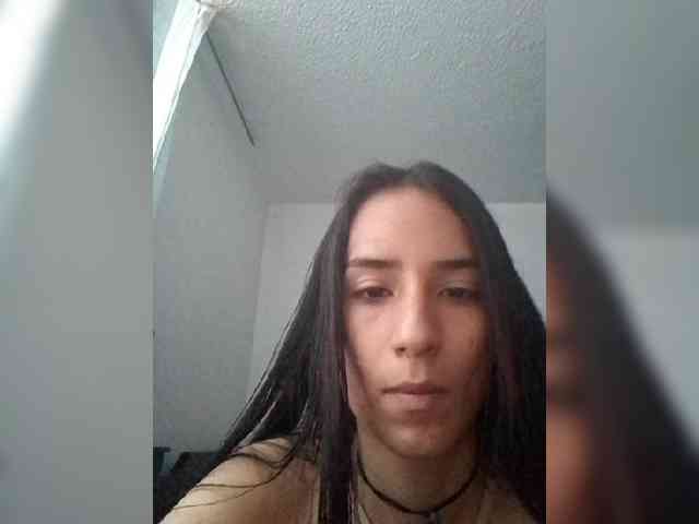 Dannali22 webcam