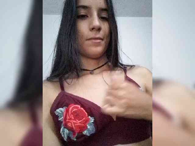 Dannali22 webcam