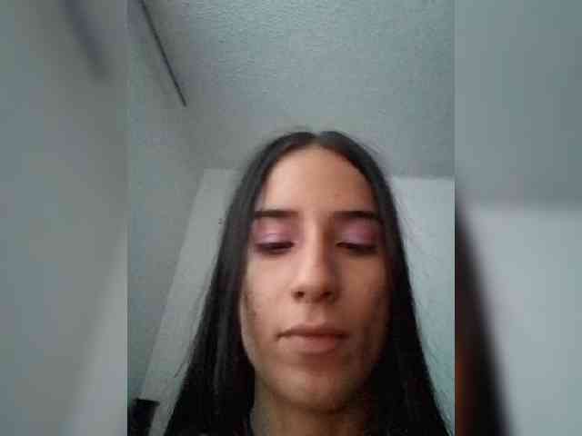 Dannali22 webcam