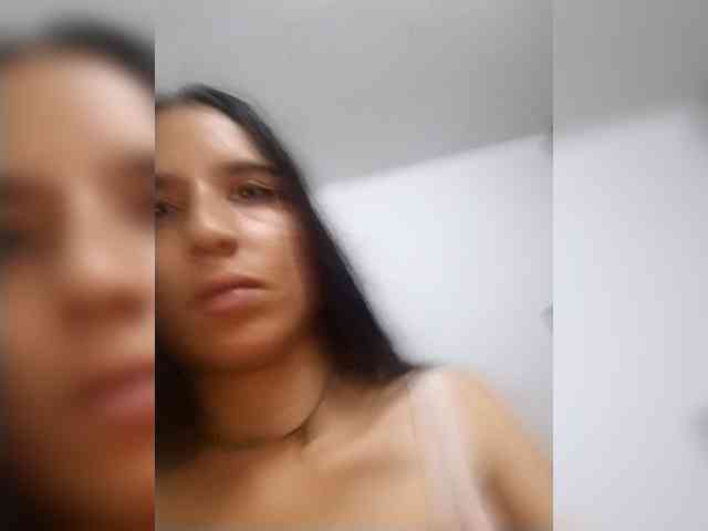 Dannali22 webcam