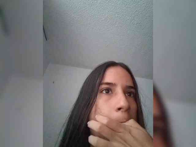 Dannali22 webcam