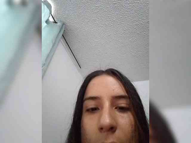Dannali22 webcam