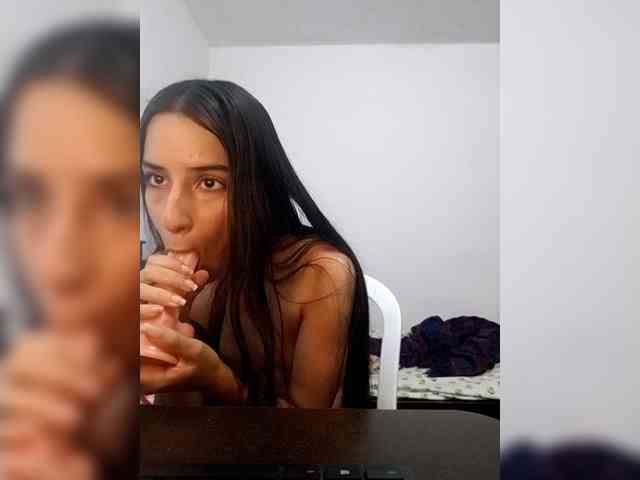 Dannali22 webcam