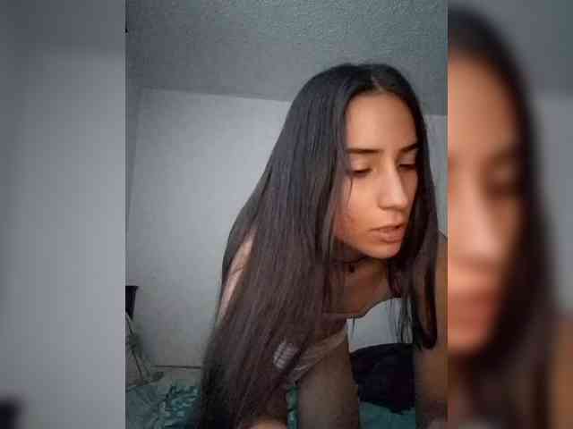 Dannali22 webcam