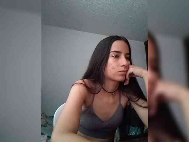 Dannali22 webcam