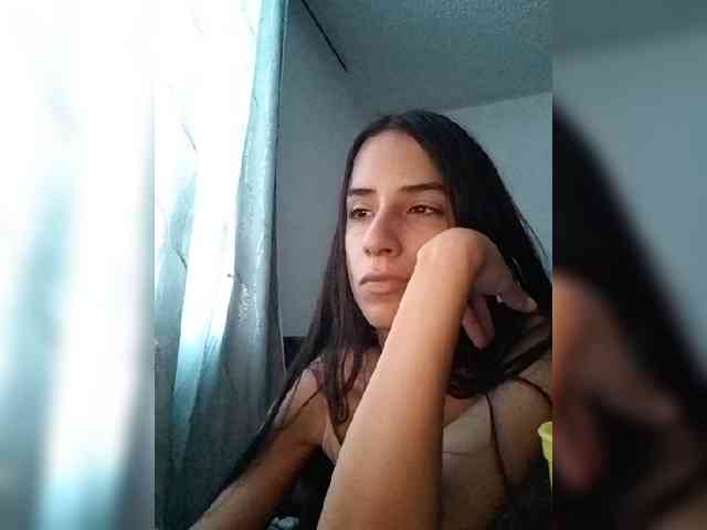 Dannali22 webcam