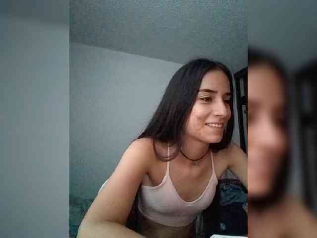 Dannali22 webcam