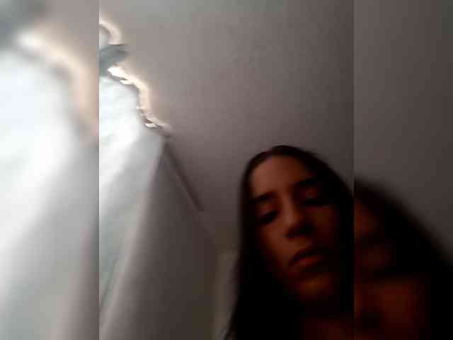 Dannali22 webcam