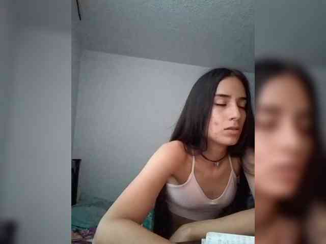 Dannali22 webcam