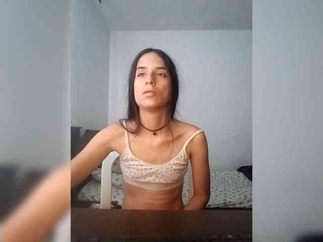 Dannali22 webcam