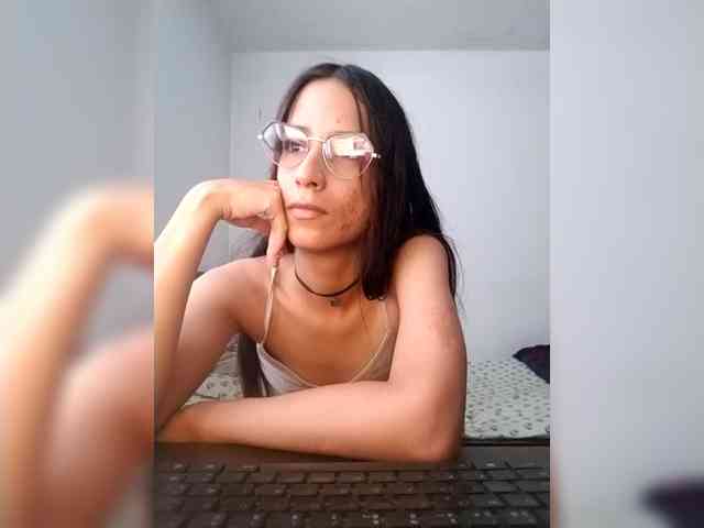 Dannali22 webcam