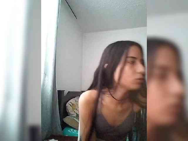 Dannali22 webcam