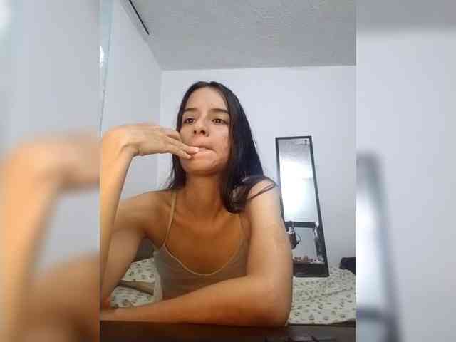 Dannali22 webcam