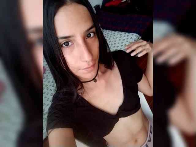 Dannali22 webcam