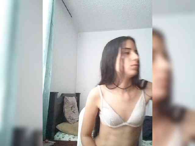 Dannali22 webcam