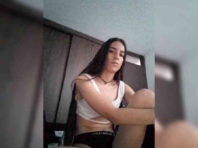 Dannali22 webcam