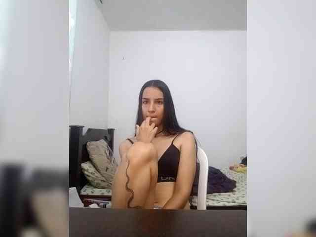 Dannali22 webcam