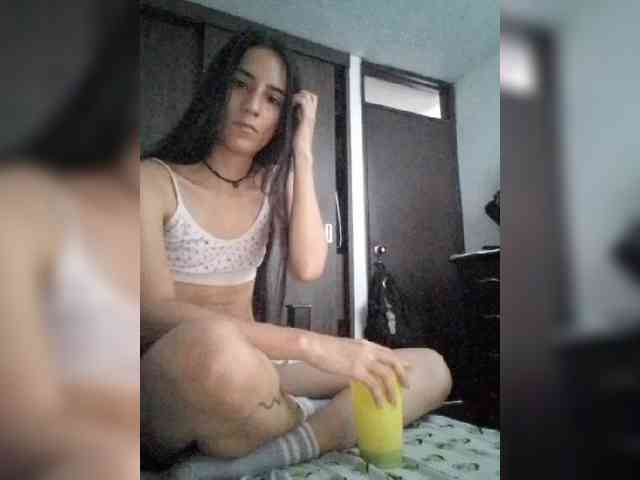 Dannali22 webcam