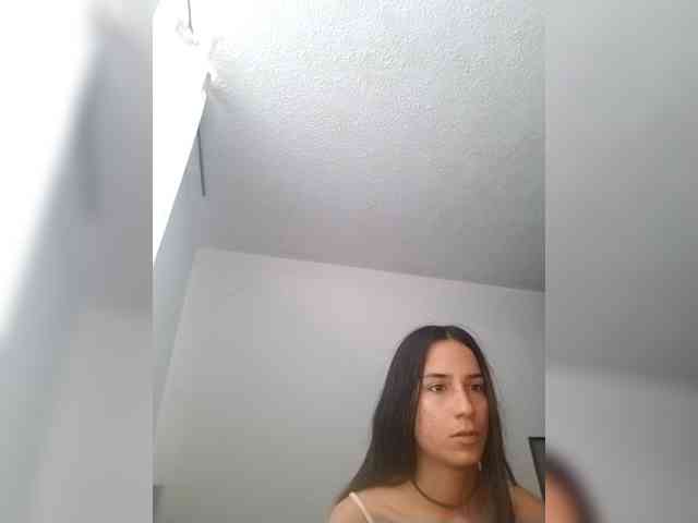 Dannali22 webcam
