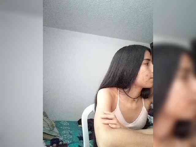 Dannali22 webcam