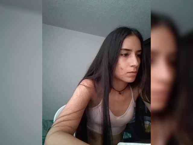 Dannali22 webcam
