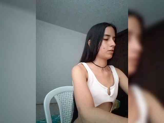 Dannali22 webcam