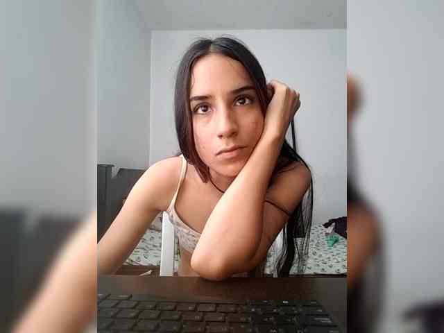 Dannali22 webcam