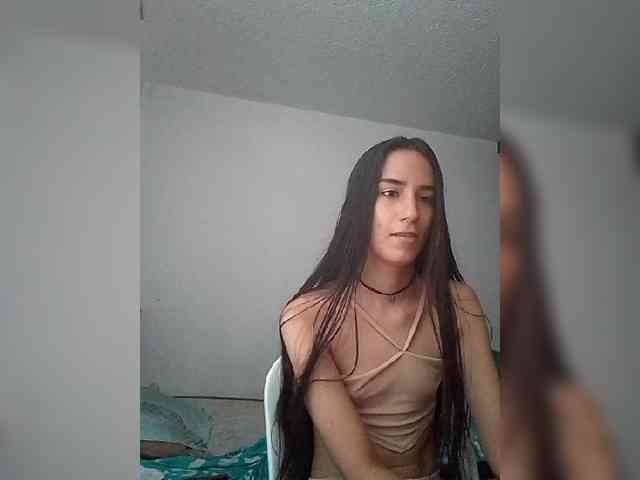 Dannali22 webcam