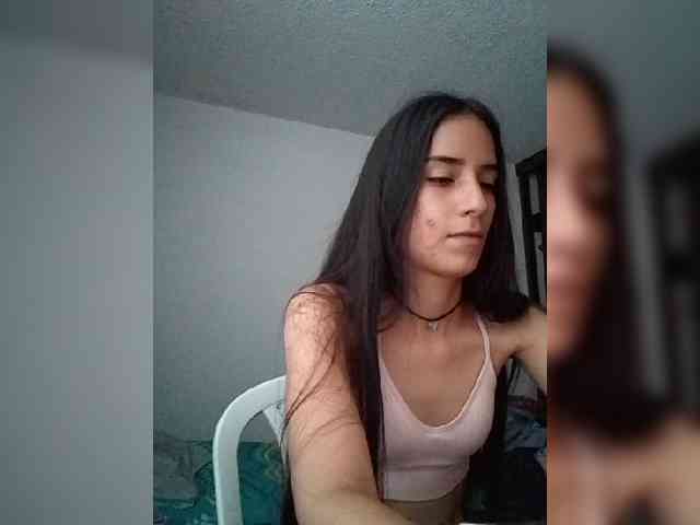 Dannali22 webcam