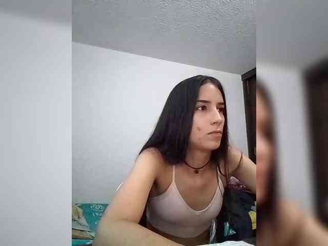 Dannali22 webcam