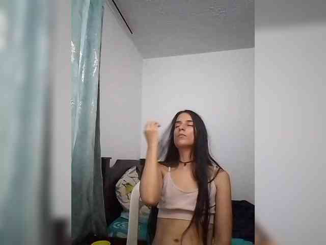 Dannali22 webcam