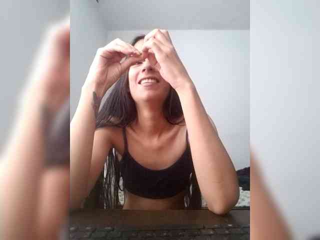 Dannali22 webcam