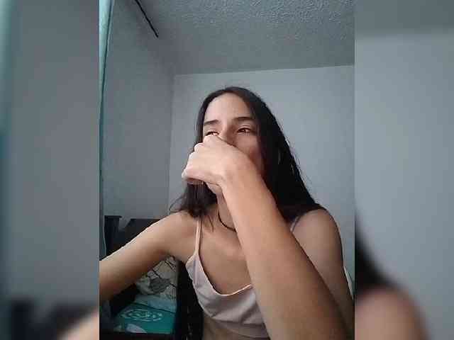 Dannali22 webcam