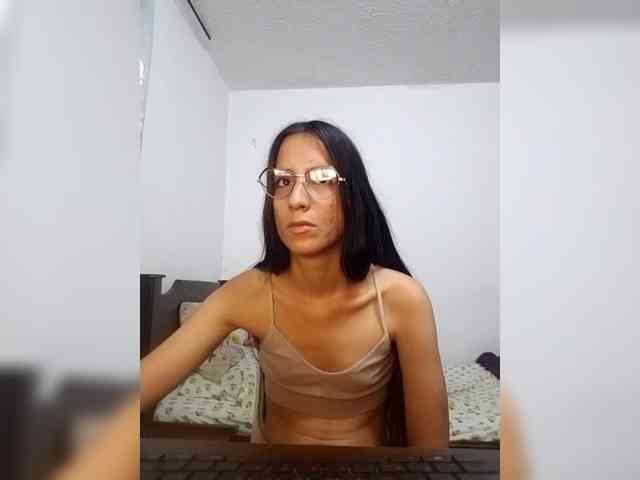 Dannali22 webcam