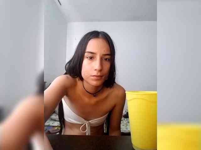 Dannali22 webcam