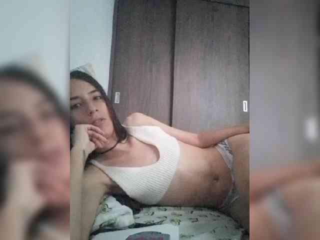 Dannali22 webcam