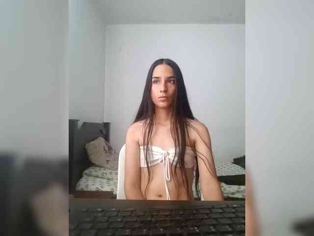 Dannali22 webcam