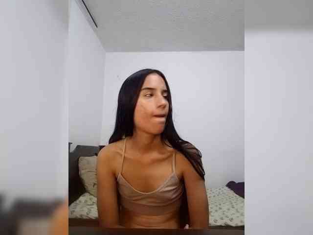 Dannali22 webcam