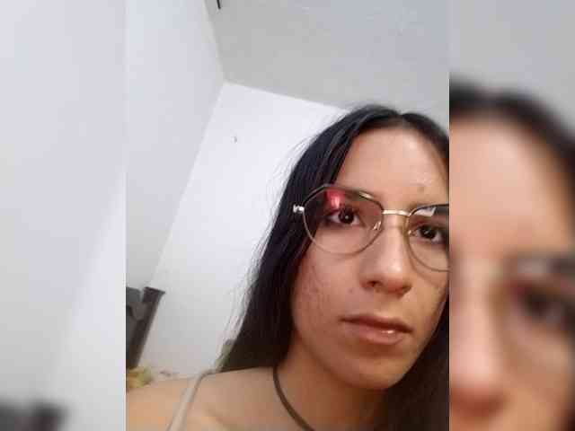 Dannali22 webcam