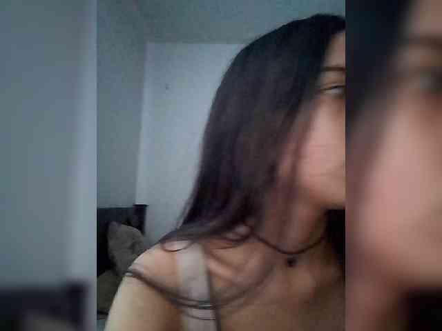 Dannali22 webcam