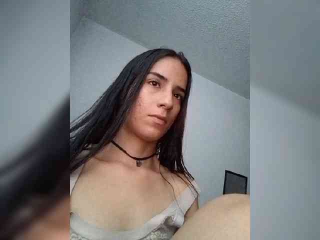 Dannali22 webcam