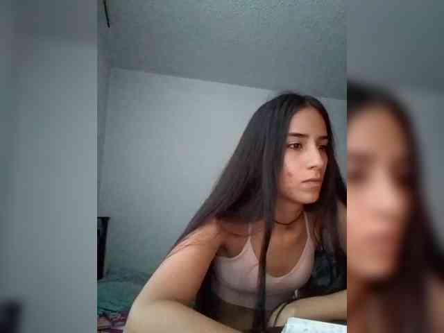 Dannali22 webcam
